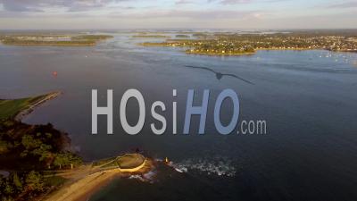 The Entrance Of The Golfe Du Morbihan - Vidéo Drone
