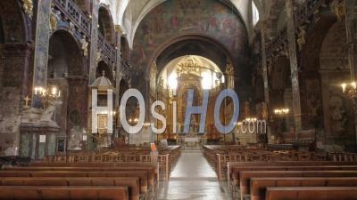 Collegiale Notre Dame Des Anges Of Isle-Sur-Sorgue - Video Drone Footage