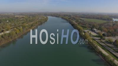 Vue Aérienne Du Rhône à Villeneuve-Lez-Avignon, Vidéo Drone