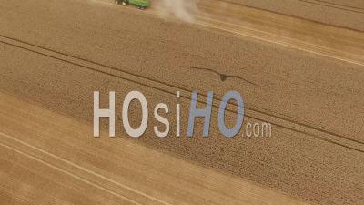 Wheat Harvest Hyde Farm Maidenhead Royaume-Uni - Vidéo Drone