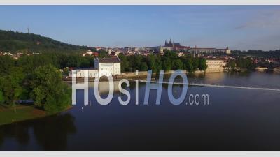 Vltava River Prague République Tchèque - Vidéo Drone