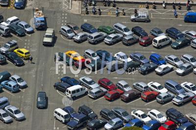 Parking Bondé Plein De Voitures, Gibraltar. - Photographie Aérienne