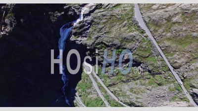 Trollstigen Road, Célèbre Route Touristique De Norvège - Vidéo Drone