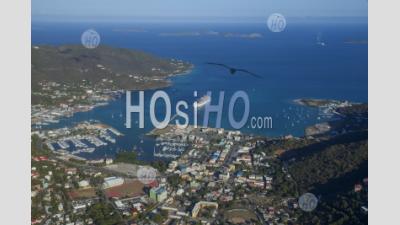 Tortola Et Road Town. Îles Vierges Britanniques Des Caraïbes - Photographie Aérienne