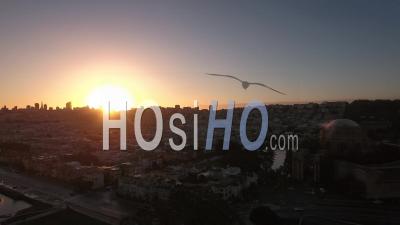 Vue Aérienne De San Francisco Au Coucher Du Soleil -Vidéo Drone