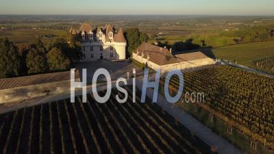 Vue Aérienne Du Château De Monbazillac, Monument Historique, Des Vins Doux Botrytisés Ont été Fabriqués à Monbazillac