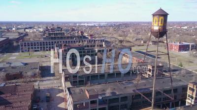 Vue Aérienne Sur L'usine Automobile Packard, En Ruine Et Abandonnée, Près De Detroit, Michigan - Vidéo Drone