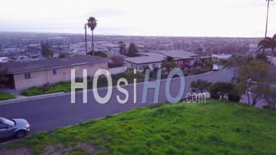 Vue Aérienne Révèle Un Quartier Du Sud De La Californie à Ventura, Californie - Vidéo Drone