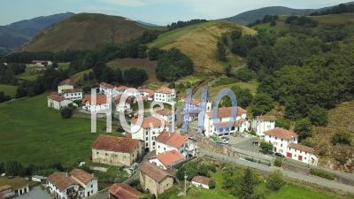 Vue Aérienne, Pays Basque, Vallée Des Aldudes, Village D'urepel, France - Vidéo Drone