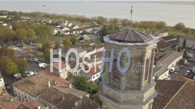 Pauillac Et L'église Saint-Martin, Un Village Du Médoc Sur L'estuaire De La Gironde, France - Vidéo Drone