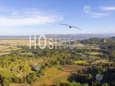 Mountain River Valley Landscape, Philippines - Drone Point Of View - Photographie Aérienne