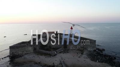 Vue Aérienne Du Fort Brecou Au Cap D'agde - Vidéo Drone En été