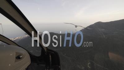 Vue Du Poste De Pilotage D'un Hélicoptère Survolant Monaco