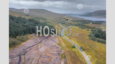 Scenic Road In The Northwest Highlands Of Scotland At Autumn - Photographie Aérienne