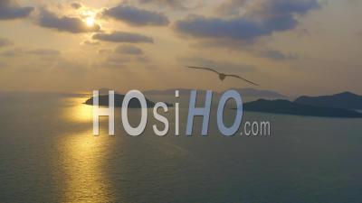 Îles Au Loin Au Large De Koh Mak - Vidéo Par Drone