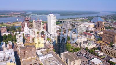 Downtown Memphis Tennessee, Gratte-Ciel, Gratte-Ciel, Entreprises, Skyline, Péniche Sur Le Fleuve Mississippi - Vidéo Aérienne Par Drone