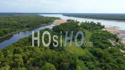Une Région De Zone Naturelle Non Peuplée Du Fleuve Mississippi, Près De Greenville, Mississippi - Vidéo Aérienne Par Drone