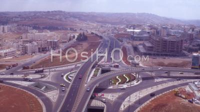 Du Rond-Point Ou Du Rond-Point Avec Circulation Automobile, Amman, Jordanie - Vidéo Par Drone