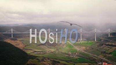 Vue Aérienne Du Viaduc De Millau - Vidéo Drone