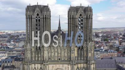Ville Vide De Reims Pendant Le Confinement En Raison De Covid-19 - Cathédrale Notre-Dame De Reims - Vidéo Drone
