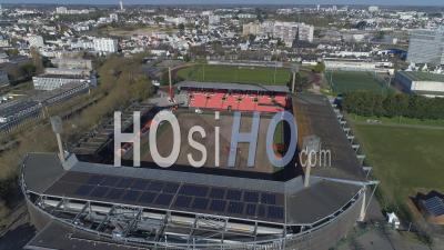 Stade Du Moustoir, Stade De Football De Lorient, Jour 15 De L'épidémie De Covid-19, France - Vidéo Par Drone