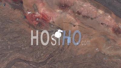 Vue Aérienne Par Drone D'une Base Scientifique Au Volcan Mauna Loa, Hawaii - Vidéo Drone