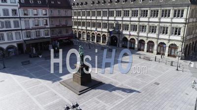 Strasbourg Under Contmentment En Raison De Covid-19, Place Gutenberg - Vidéo Par Drone