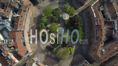 Ville De Toulouse, Centre Ville, President Thomas Wilson Place And Garden -  Vidéo Par Drone