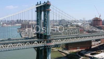 Pont De Manhattan à New York Pendant La Pandémie De Covid-19 - Vidéo Drone