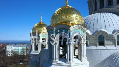  Kronstadt Naval Cathedral View Of Golden Domes, Mosaics And Stained Glass Windows. Camera Go To The Very Top To The Cross - Video Drone Footage