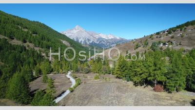 Vallée Des Rhuilles Dans Le Piémont, Italie, Vidéo Prise Par Drone