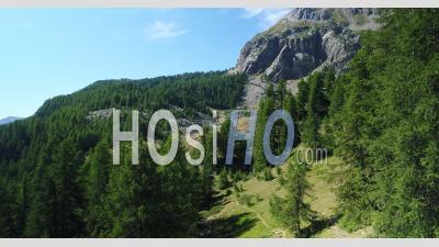 Alp Clot La Font, Hautes Alpes, France, Vidéo Prise Par Drone