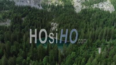 Lac Vert Lac Alpes Françaises - Vidéo Par Drone