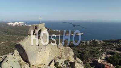 Vue Aérienne De L'ermitage Cross Peak - Vidéo Par Drone