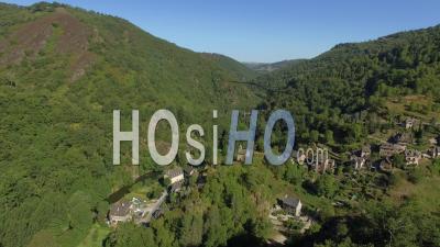 Conques, Un Des Plus Beaux Villages De France Vidéo Drone En été