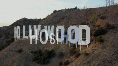 Gros Plan Des Lettres De Signe D'hollywood Au Coucher Du Soleil, Los Angeles, Californie 4k - Vidéo Par Drone