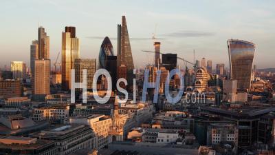 Day To Night Time-Lapse Of The Business District Of London