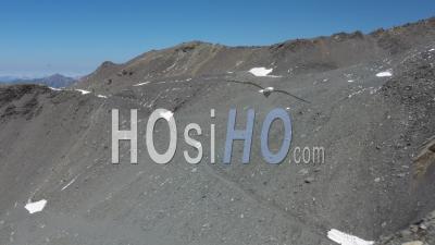Vue Aérienne Du Glacier De Chiaupe En Savoie (3200 M D'altitude) Filmé Par Drone
