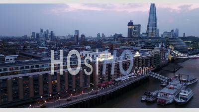 Butlers Wharf, Londres, Coucher De Soleil / Crépuscule - Vidéo Drone