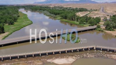 L'eau Du Rio Grande Détournée Pour L'irrigation - Vidéo Par Drone