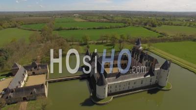 Château Du Plessis-Bourré - Video Drone Footage In Spring