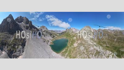 Panorama 180°, Lac Rond, Savoie, France, Photo Aérienne Par Drone