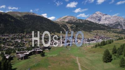 Station De Ski De Montgenèvre En été, Hautes-Alpes, France,Vidéo Par Drone