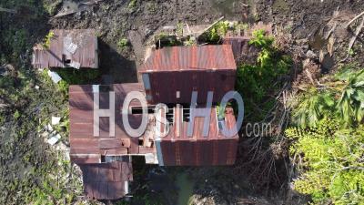 Abandoned Disrepair Malays Kampung House - Vidéo Par Drone