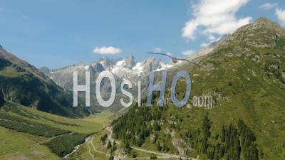 Col Du Susten, Alpes Suisses, Suisse, Jour - Vidéo Par Drone