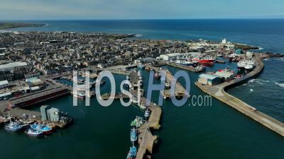 Images Aériennes Du Port De Pêche De Fraserburgh En Écosse, Royaume-Uni - Images Vidéo Par Drone