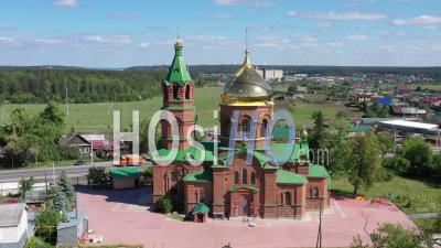 Église Saint-Nicolas The Wonderworker à Mezensky. Région De Sverdlovsk. Russie - Vidéo Drone