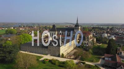  Saint-Benoit-Sur-Loire, Abbaye De Fleury, Loiret, France - Point De Vue Par Drone