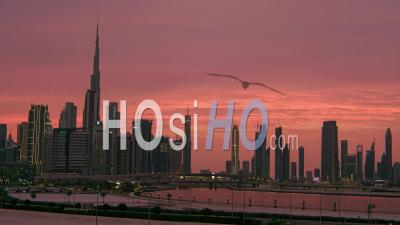 Centre-Ville De Dubaï, Émirats Arabes Unis, Au Crépuscule - Vidéo Par Drone