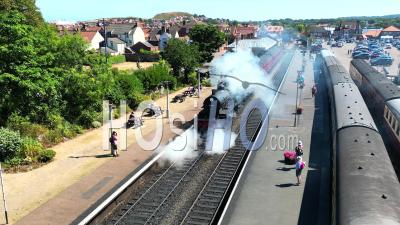 Train à Vapeur Sur North Norfolk Railway, Filmé Par Drone